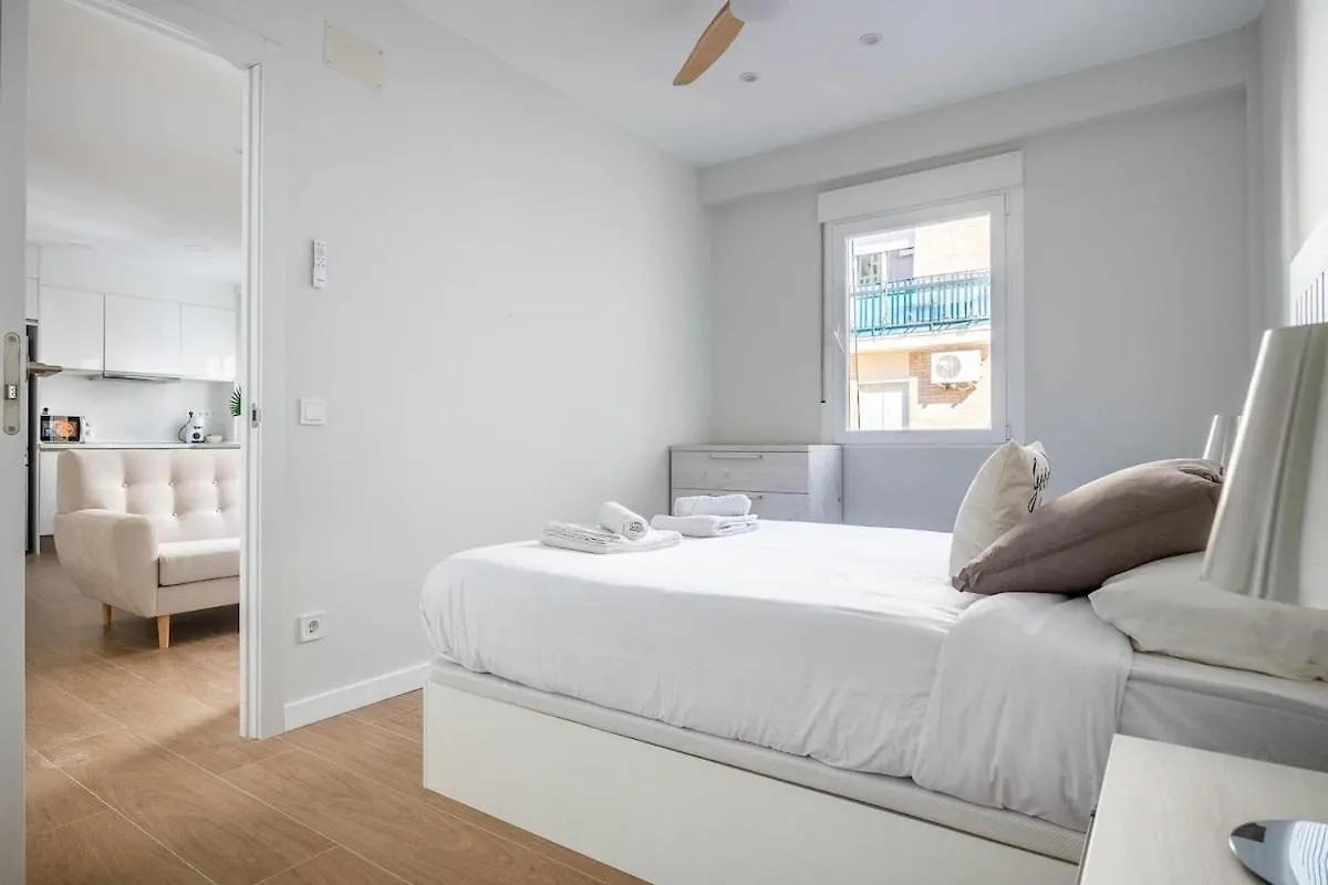 Bright Apartment Near Seville'S Historic Center