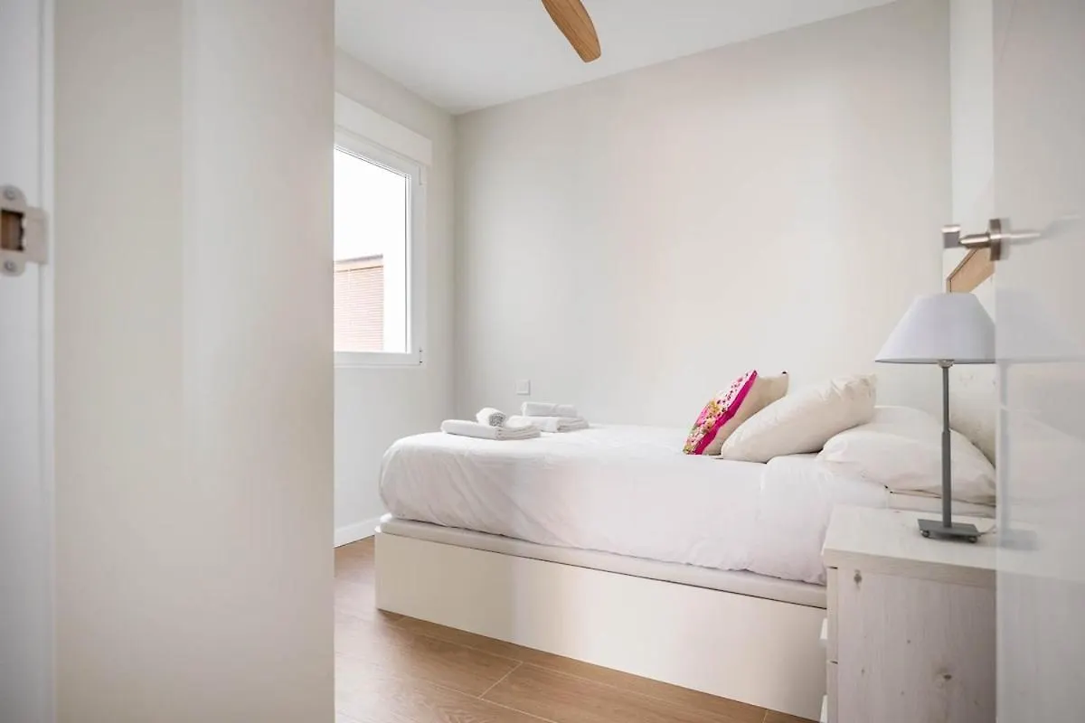 Bright Apartment Near Seville'S Historic Center